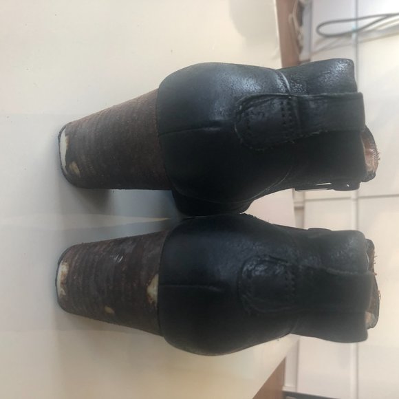 Clarks ankle booties! Womens size 7 - Picture 6 of 10